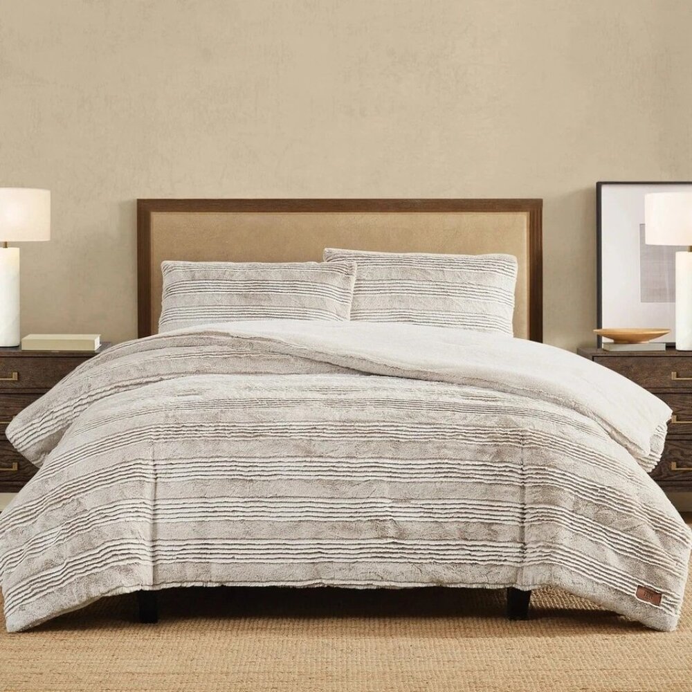 FRYE Faux Fur Carved Luxury Comforter 3 Piece Queen Set, Reversible Cream, NWT